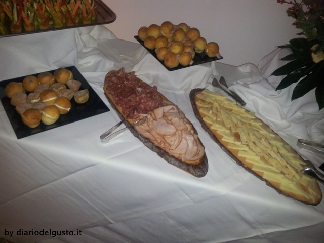 Foto Aperitivo Hotel Exedra Salumi, formaggi e panini