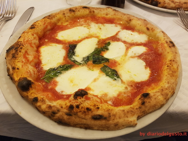 Foto Pizzeria Gorizia margherita con bufala